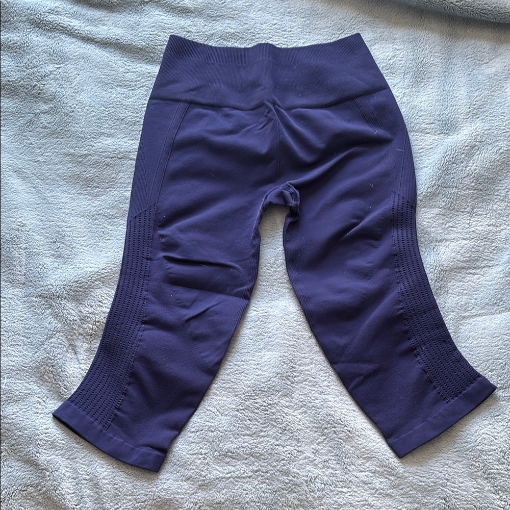 Lululemon Knit Navy Blue Cropped Leggings